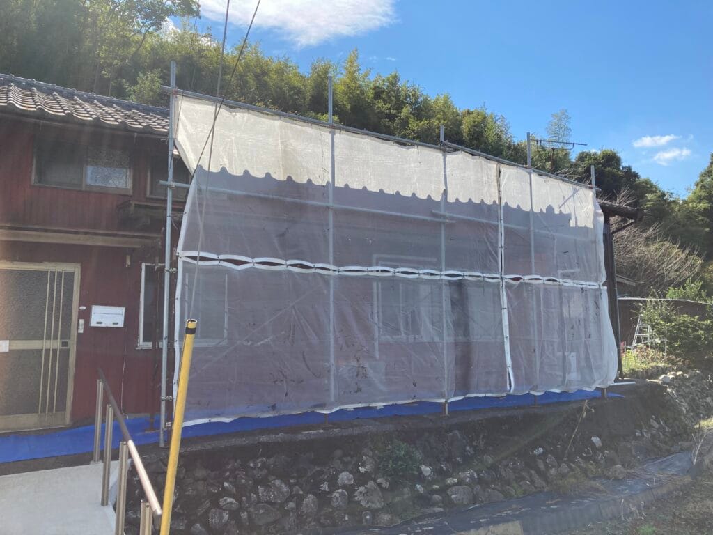 佐世保市吉井町Ｎ様邸　外壁工事（他）の施工中