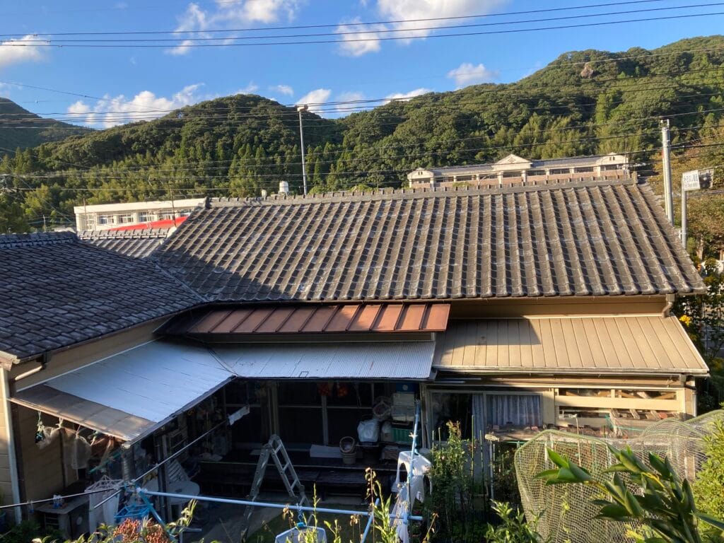 佐世保市吉井町Ｓ様邸　瓦塗装工事・瓦棒塗装工事の施工前②