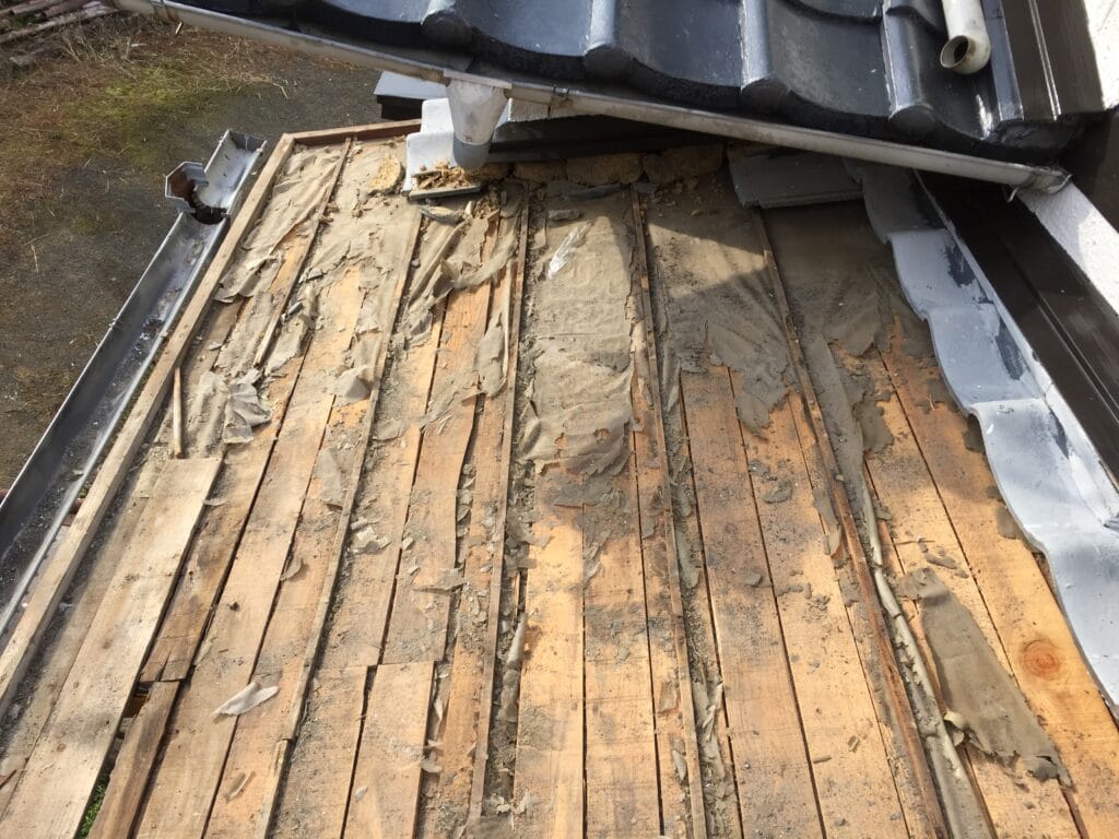 佐世保市吉井町Ｍ様邸　既存セメント瓦剥ぎ取り