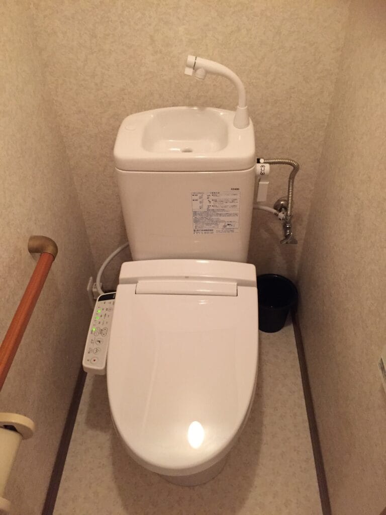 佐世保市吉井町Ｉ様邸　トイレ便器交換工事・クッションフロア貼り替え工事の施工後①